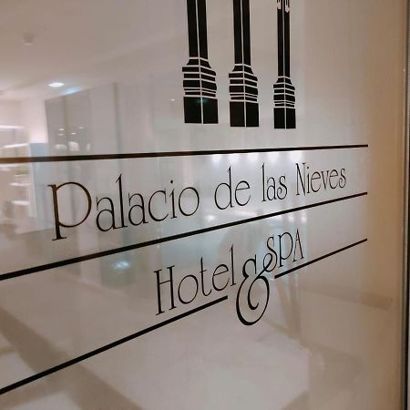 Hotel Arcea Palacio De Las Nieves 랑그레오 외부 사진