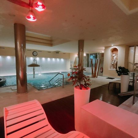 Hotel Arcea Palacio De Las Nieves 랑그레오 외부 사진