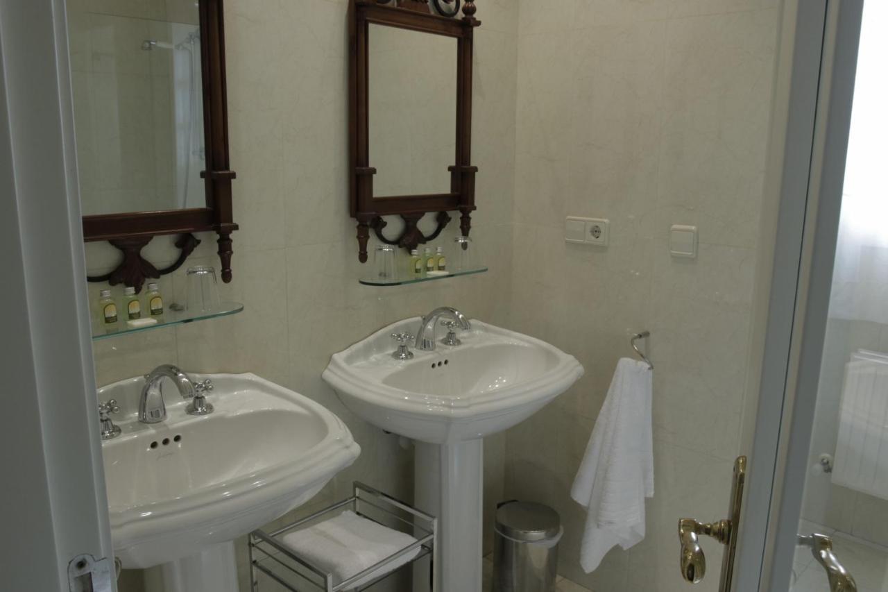 Hotel Arcea Palacio De Las Nieves 랑그레오 외부 사진