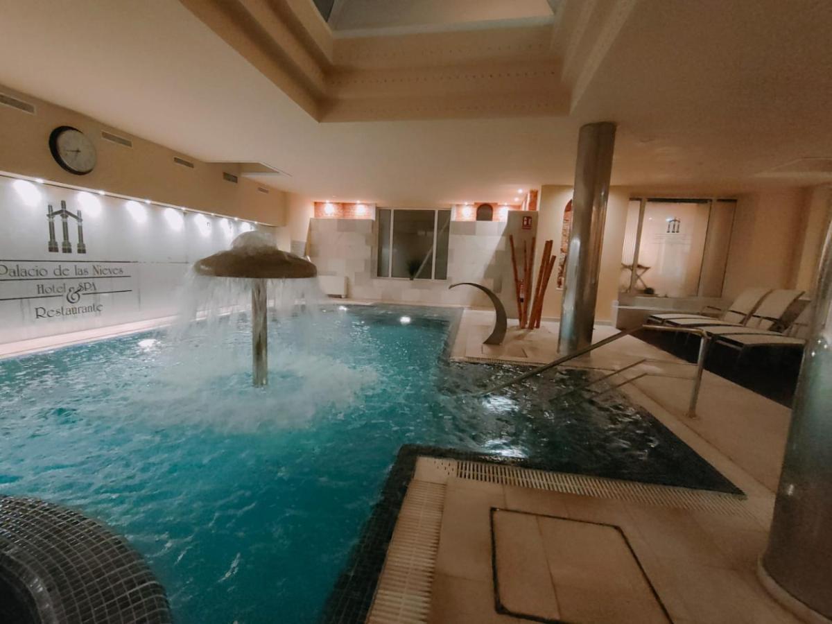 Hotel Arcea Palacio De Las Nieves 랑그레오 외부 사진