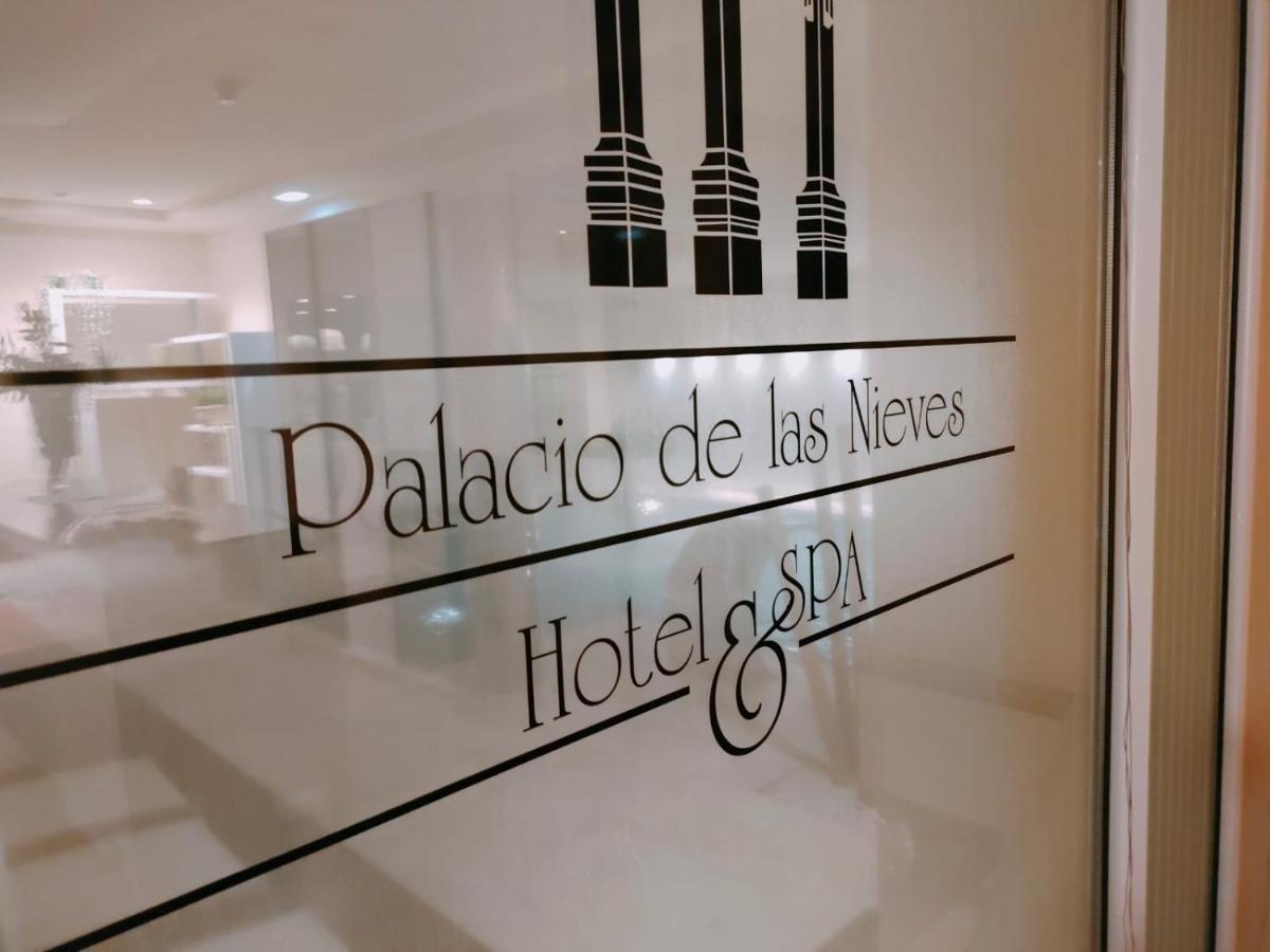 Hotel Arcea Palacio De Las Nieves 랑그레오 외부 사진