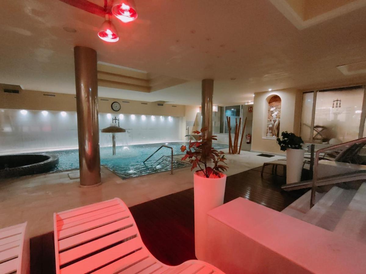 Hotel Arcea Palacio De Las Nieves 랑그레오 외부 사진