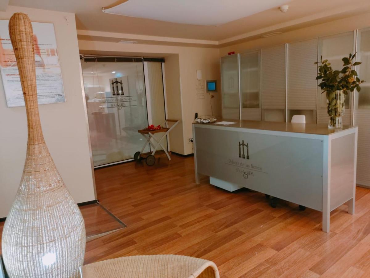 Hotel Arcea Palacio De Las Nieves 랑그레오 외부 사진