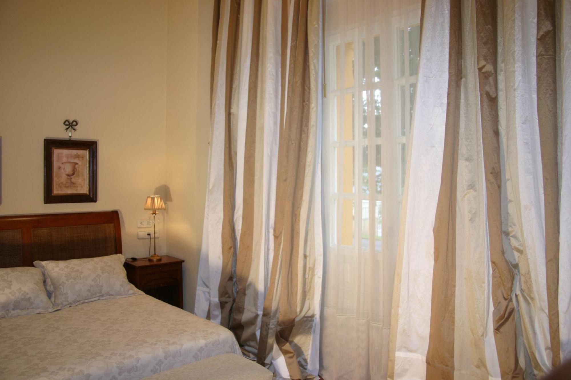 Hotel Arcea Palacio De Las Nieves 랑그레오 객실 사진